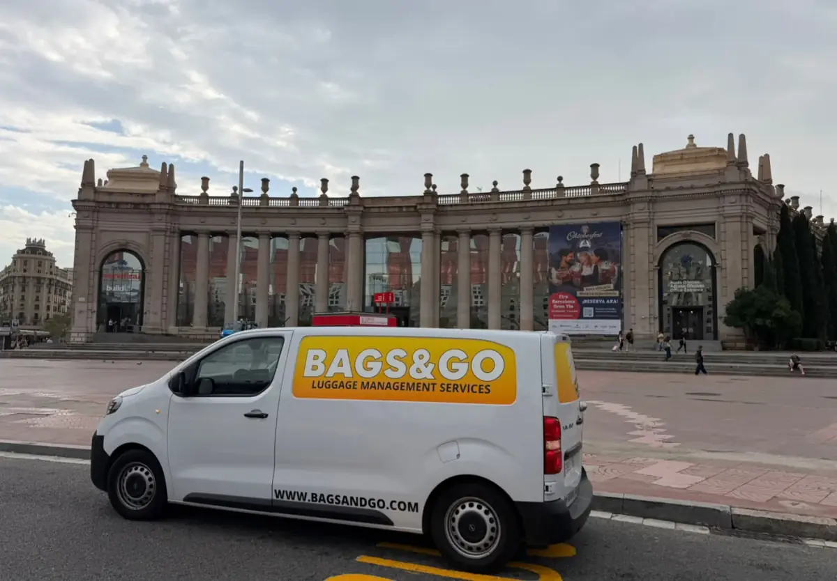 Bags&Go vehicle in front of Fira Barcelona Montjuïc